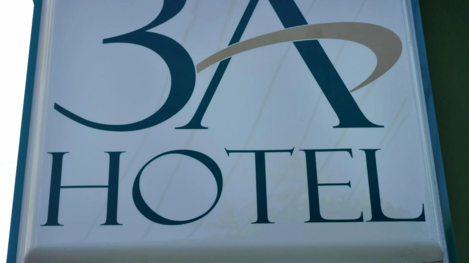 Hotel 3A تيرانا